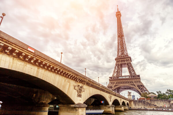 eiffel-tower-paris-europe 1 (1)